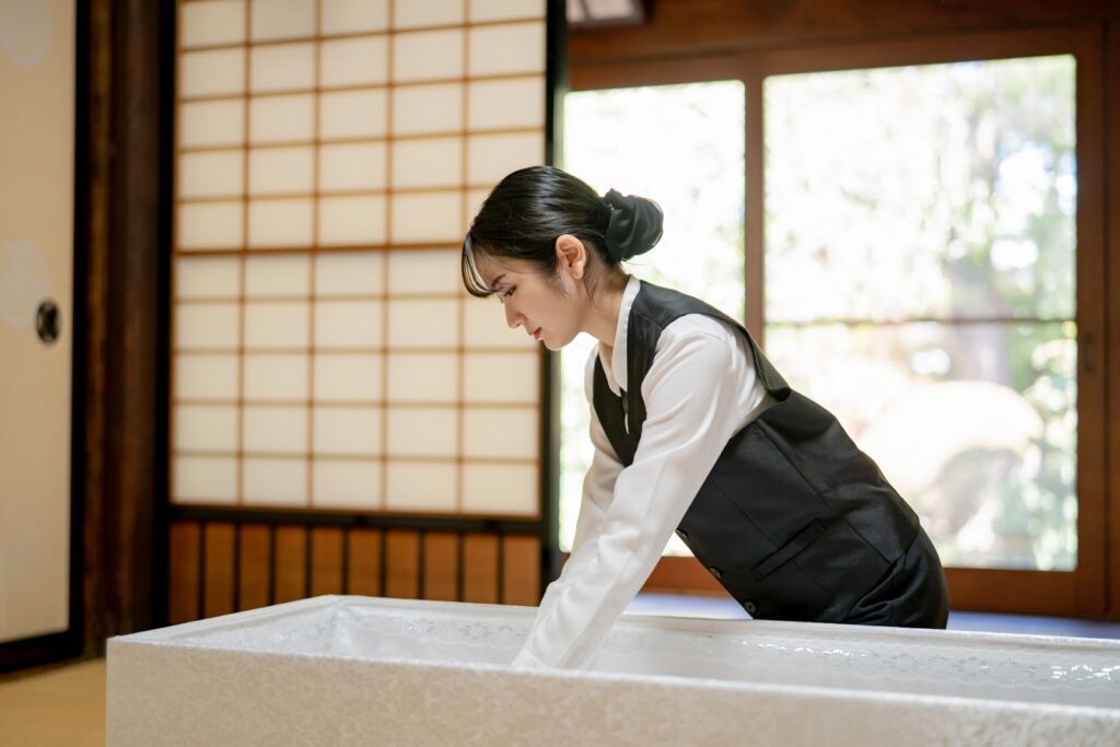 葬儀社スタッフ