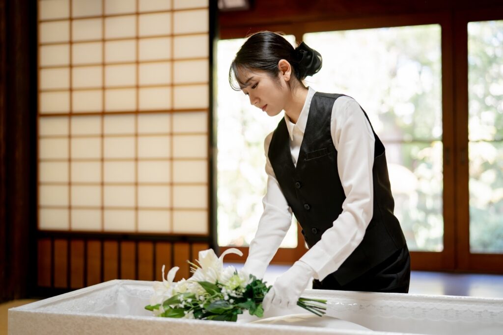葬儀社スタッフ